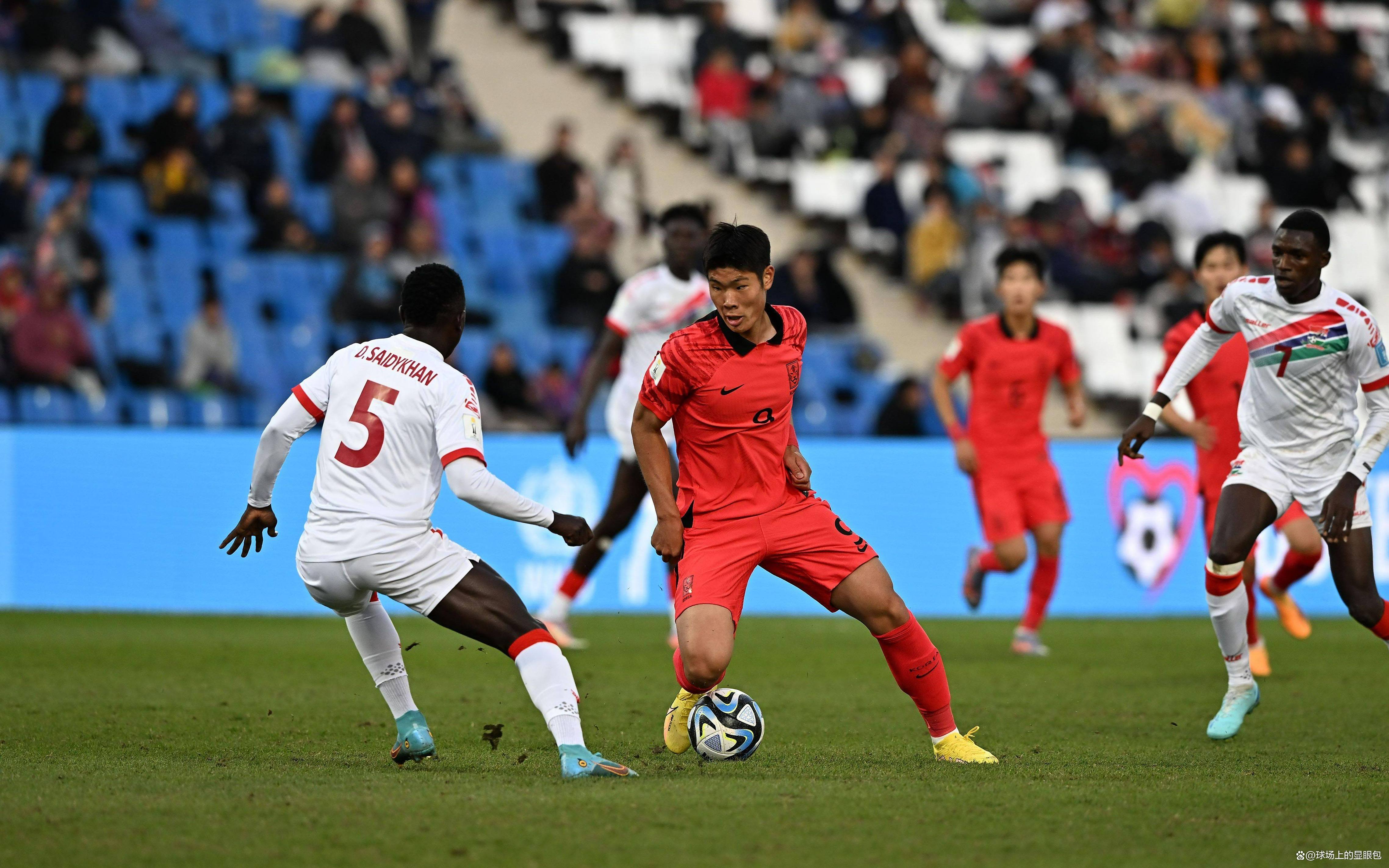 江南体育-包含热门球队遭遇挑战，争霸亚洲联赛错综复杂的词条