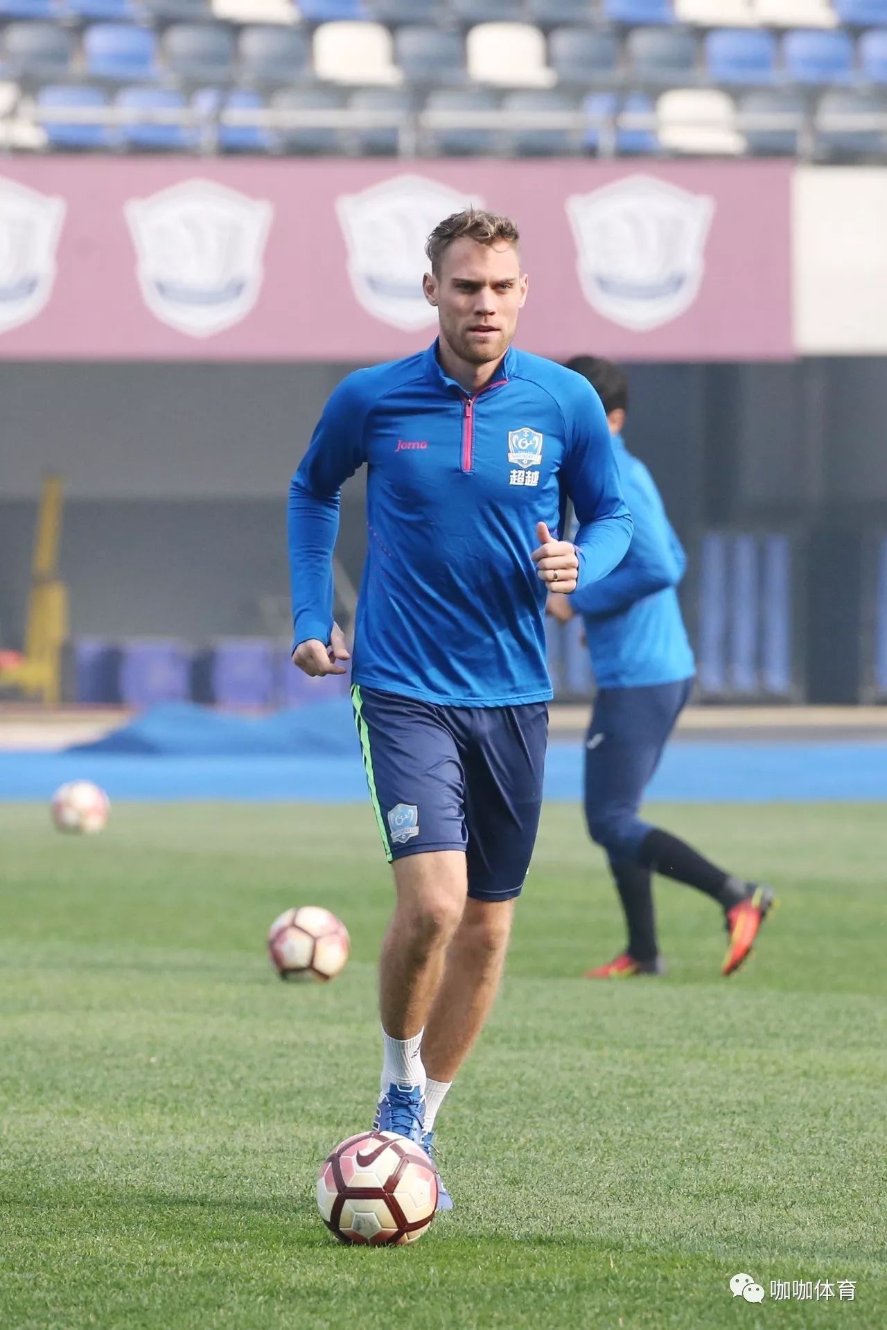 年轻球员大胆发挥,赢得教练信任的简单介绍 年轻球员大胆发挥,赢得教练信任的简单介绍